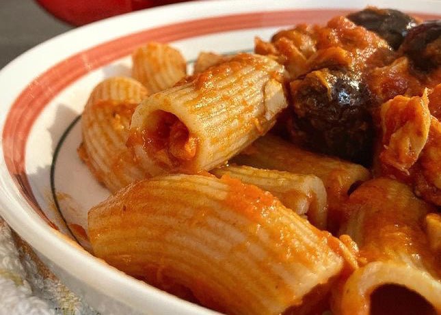 Rigatoni Perciasacchi Salsa e Tonno